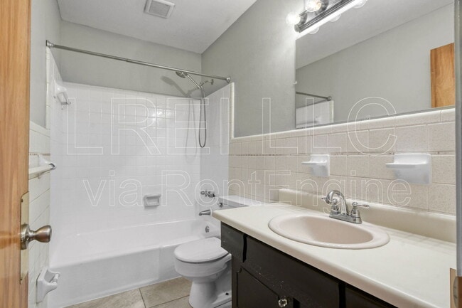 Building Photo - 1111 Fenley Ave