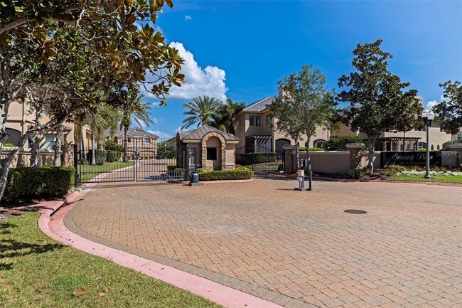Building Photo - 618 Saxony Blvd