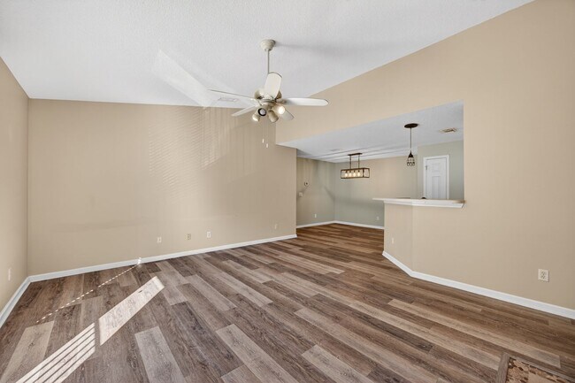 Building Photo - Windsor Pointe Condo