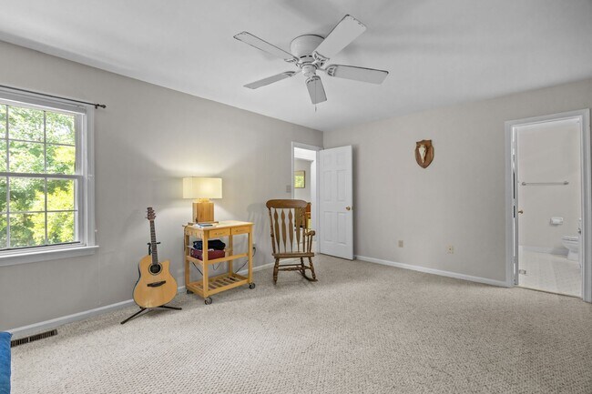 Building Photo - Beautiful Condo-Style Living in Virginia Beach