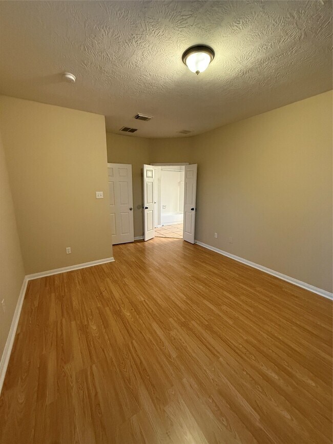 Building Photo - 22031 Falvel Dr