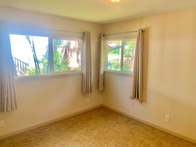 Building Photo - 3 Bedroom / 1 Bath House in Paia town! Walking distance from the beach!