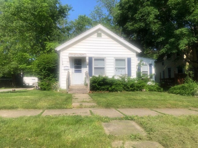 Primary Photo - 1008 N Evans St