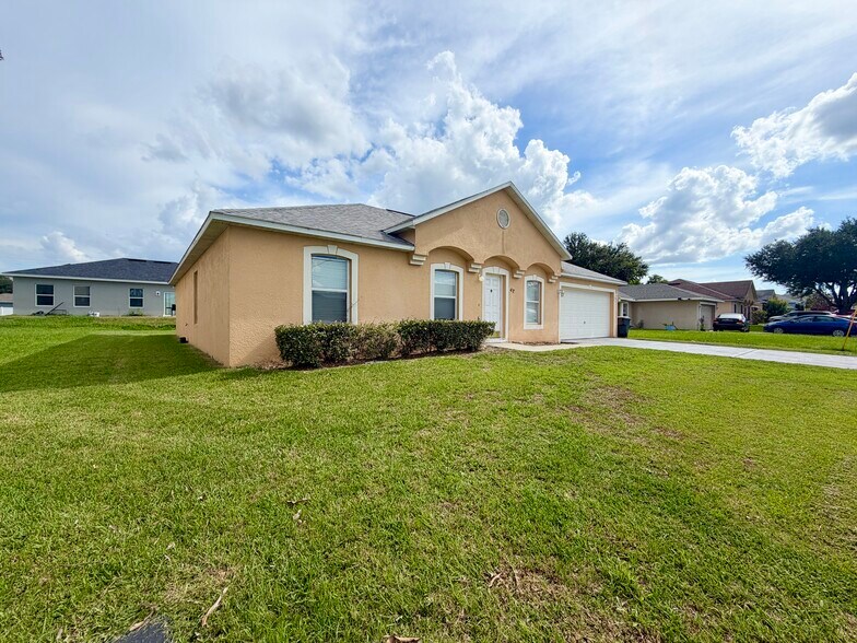 Building Photo - 47 Sawfish Ct