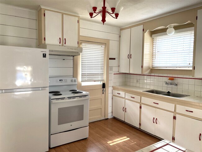 Building Photo - 3326 Triplett St