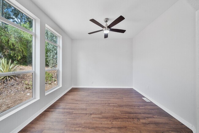 Building Photo - Escondido -Beautiful San Pasqual area ,Spa...