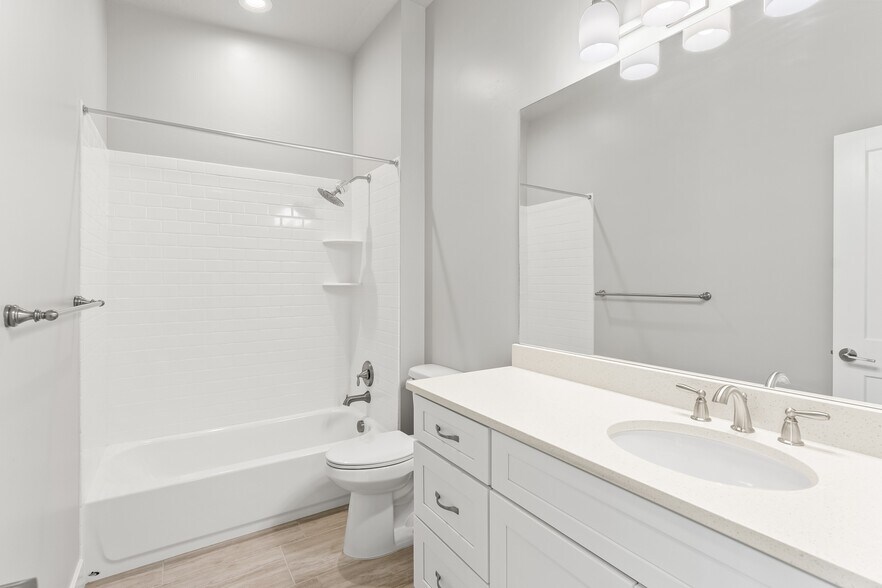 Building Photo - 10374 S Sage Canal Way