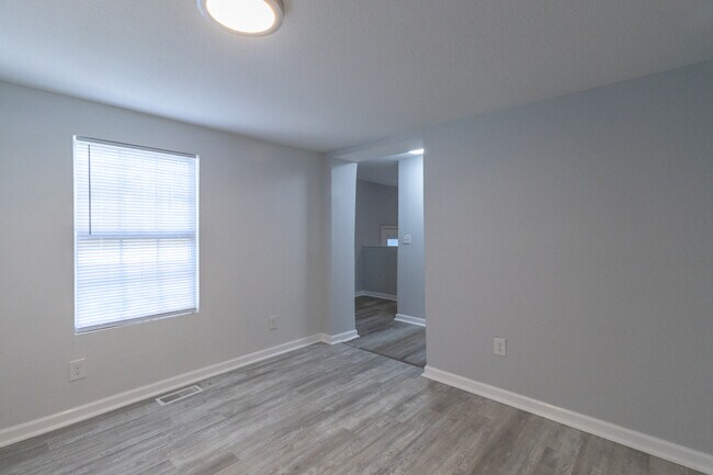 Building Photo - 770 Mahoney Rd