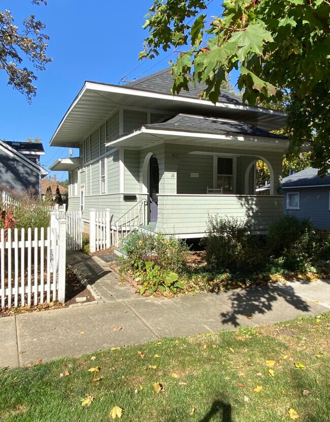 Building Photo - 415 E Benton Ave