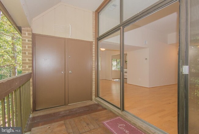Building Photo - 1665 Parkcrest Cir