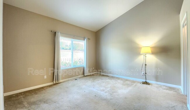 Building Photo - 2514 85th Dr NE