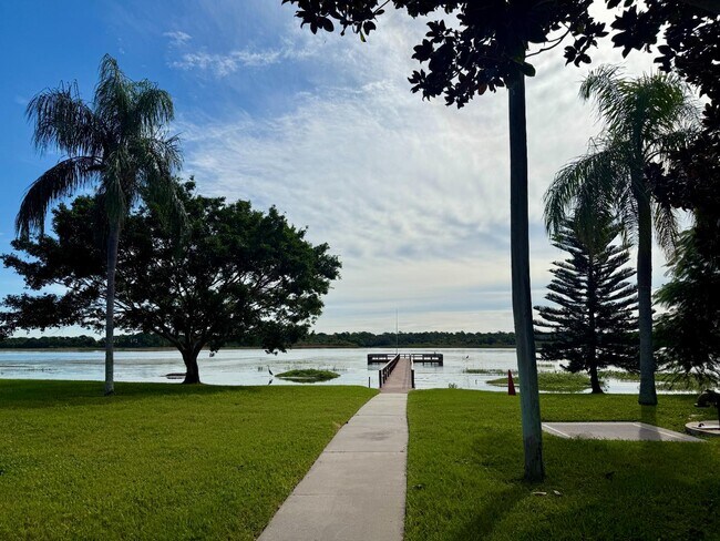 Building Photo - 9209 Seminole Blvd