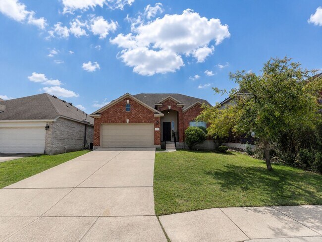 Building Photo - Spacious 4-bedroom, 3-bath home offering approximately 2,840 square feet in the gated Lakeside at...