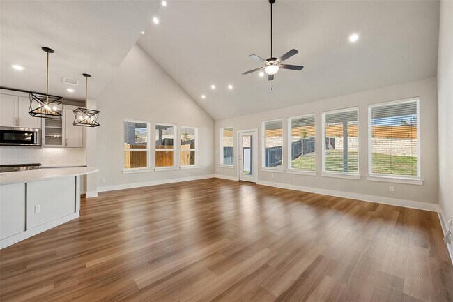 Building Photo - 2104 Prairie Oaks Dr