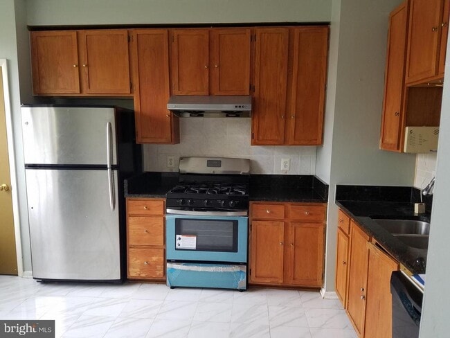 Building Photo - 21227 Delevan Way