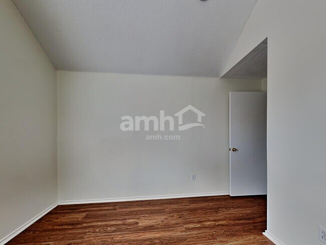 Building Photo - 7701 Longbow Ln