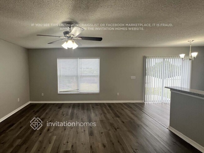 Building Photo - 1918 Knollcrest Dr