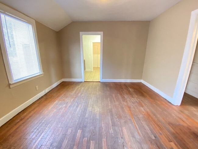 Building Photo - Harrison Properties
