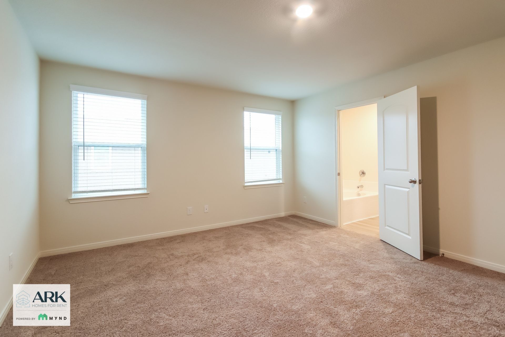 Building Photo - 570 Solomon Ln