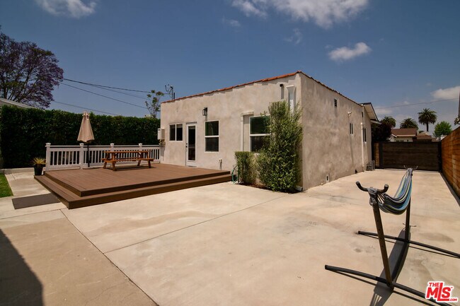 Building Photo - 2616 W 77th St