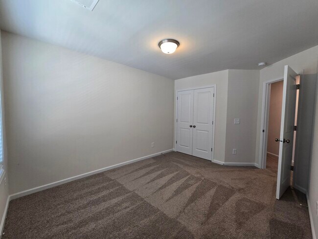 Building Photo - 1032 Crescent Moon Lp