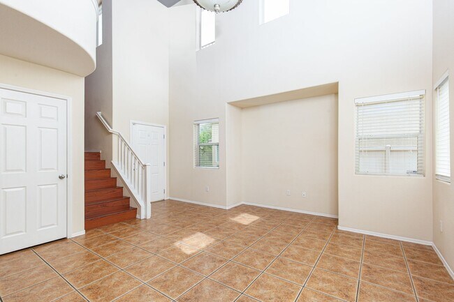 Building Photo - Very clean SW home near Sunset/215 for only $1875