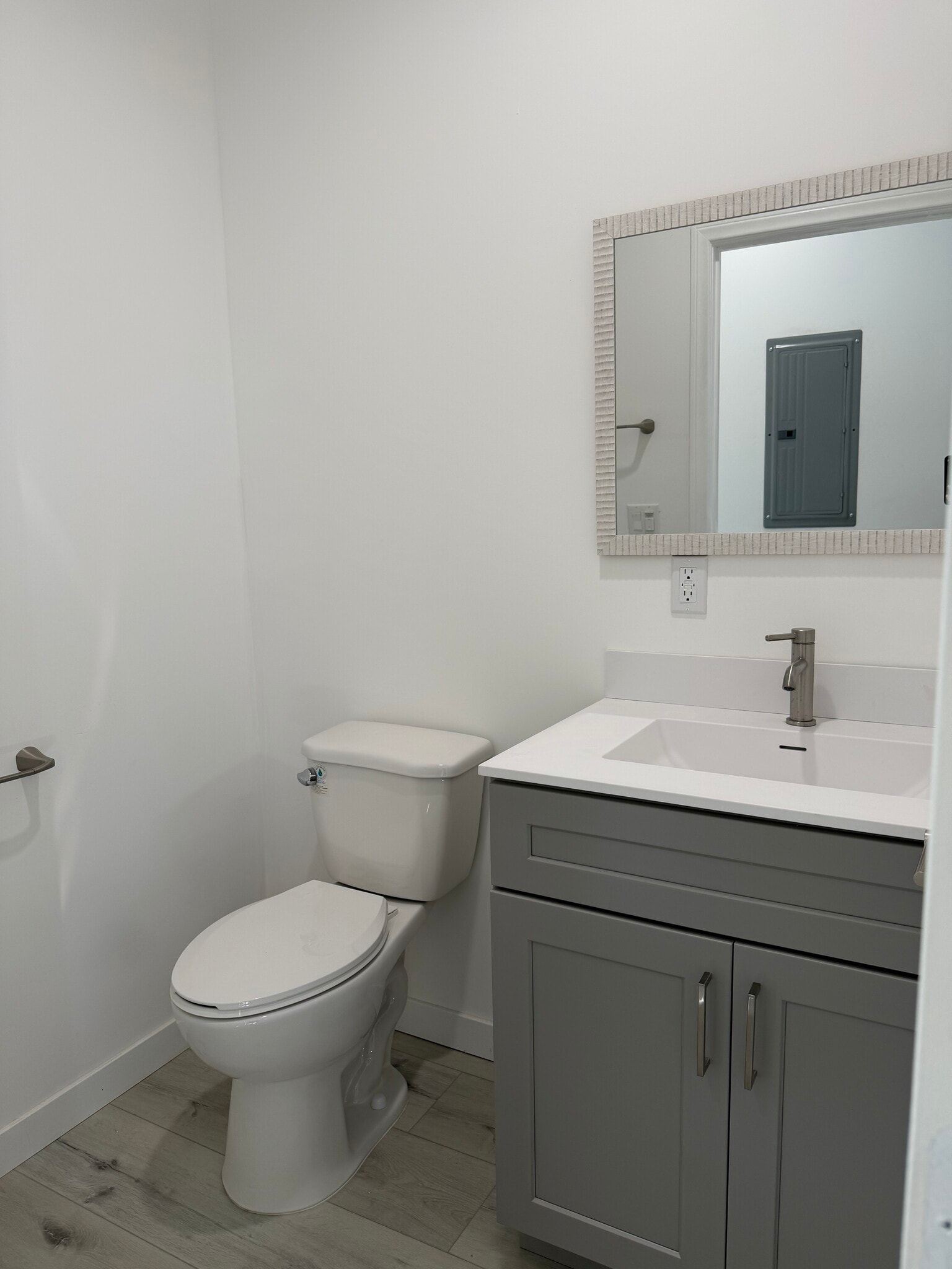 Building Photo - 11616 Balboa Blvd