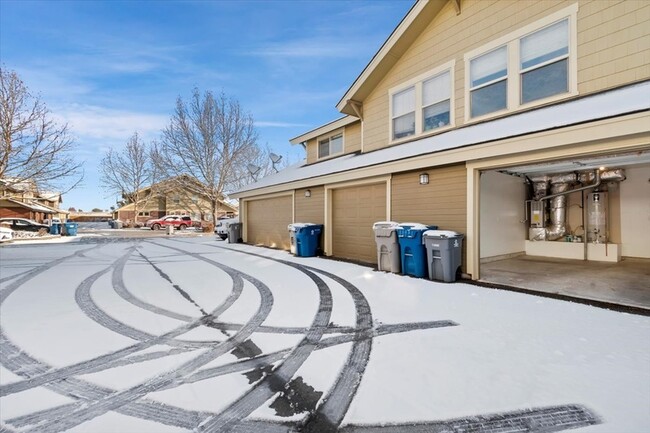 Building Photo - 9947 W Rosecroft Ct