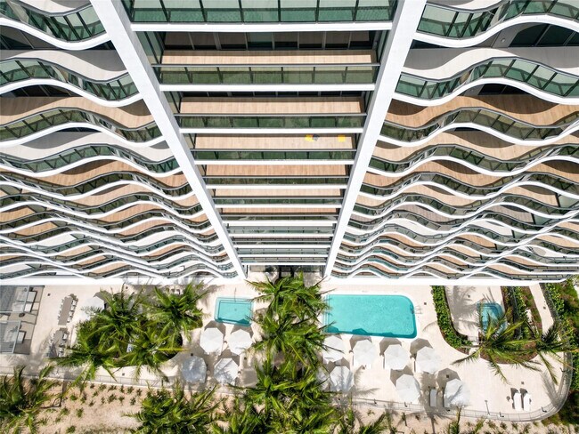 Building Photo - 900 N Ocean Blvd