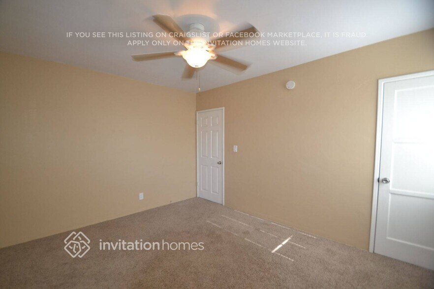 Building Photo - 1530 W 154th Pl