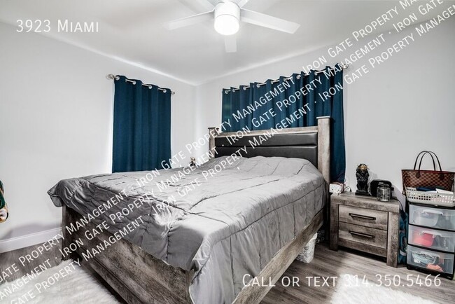 Building Photo - 3923 Miami-