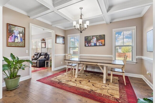 Building Photo - 501 Daylily Ct