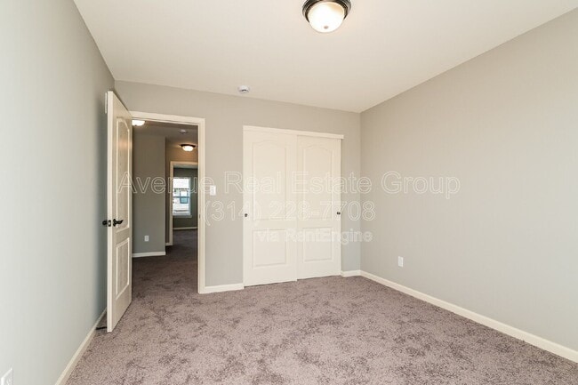 Building Photo - 39 Wingtip