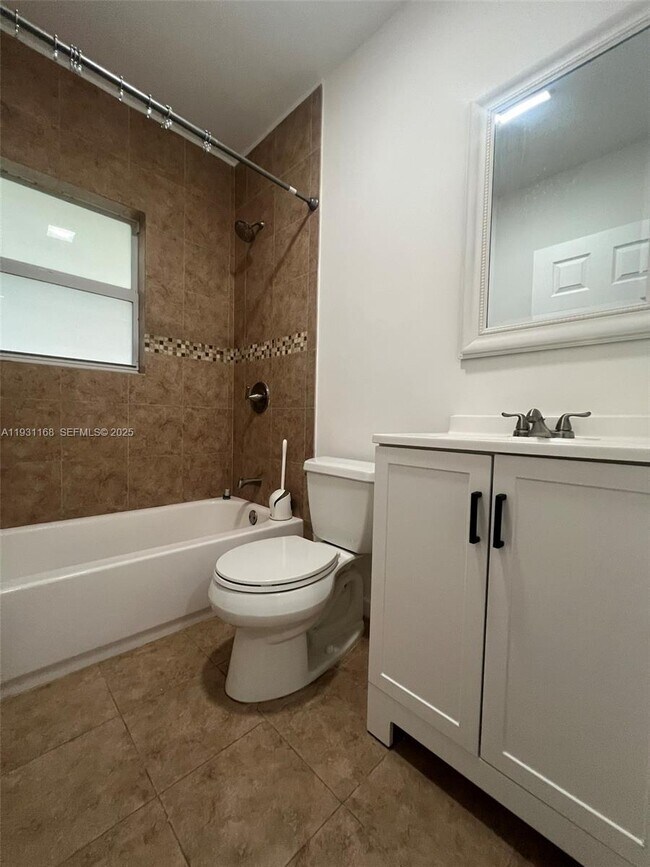 Building Photo - 9030 SW 40th Terrace