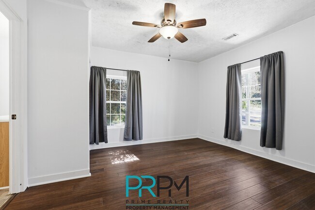 Building Photo - 101 Bagwell Dr