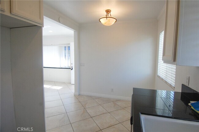 Building Photo - 166 Avenida Miramar