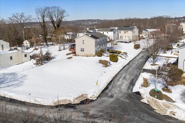 Building Photo - 44 Greenvale Cir