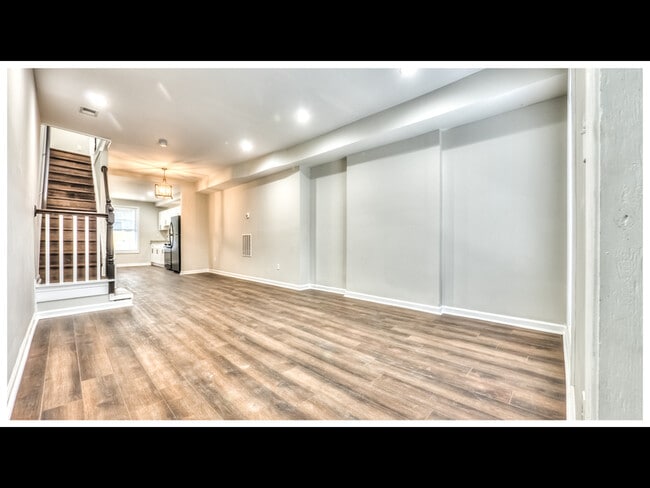 Building Photo - 1634 Darley Ave