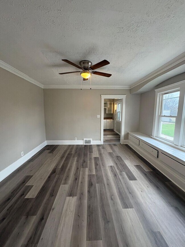 Building Photo - 12531 Forest Ave