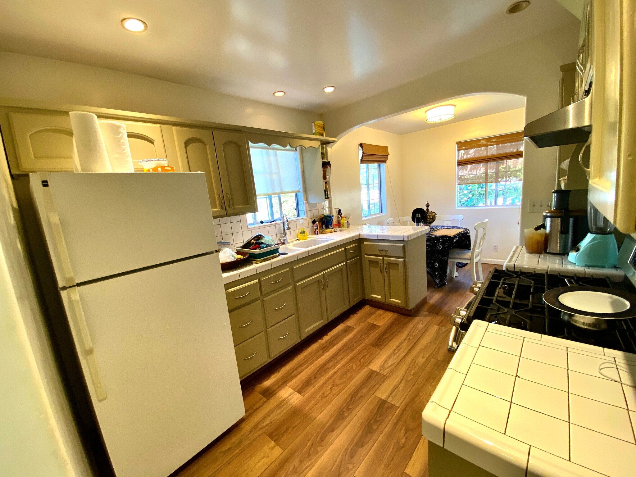 Building Photo - 1653 1/2 Maltman Ave