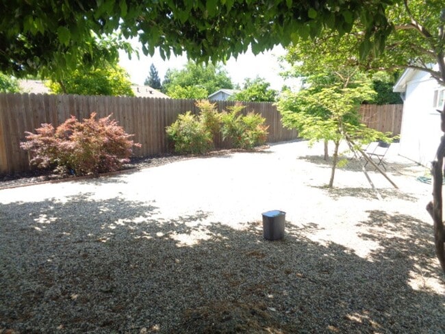 Building Photo - COMING SOON!!! 4 Bedroom 2 Bathroom house ...