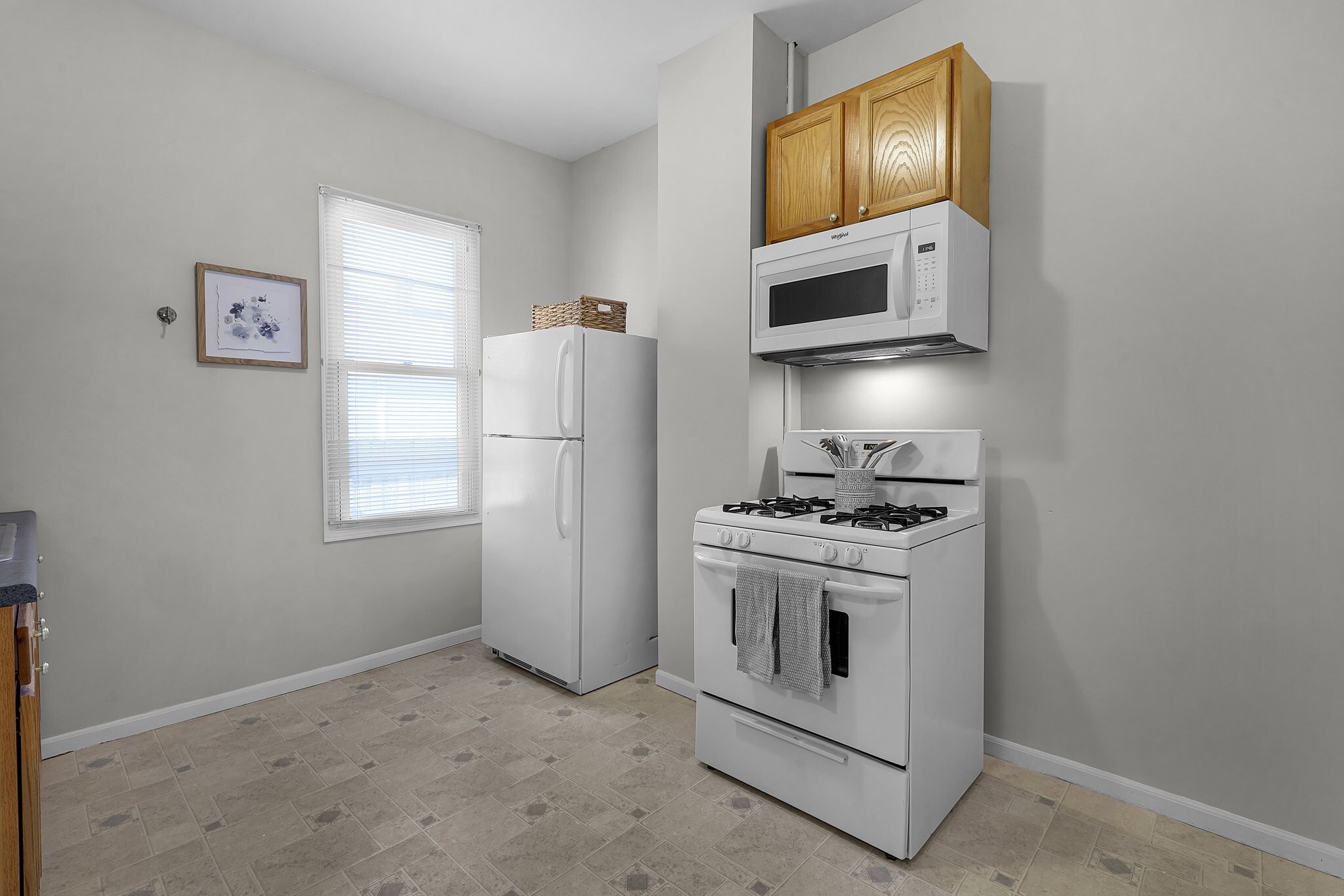 Building Photo - 6749 Plateau Ave