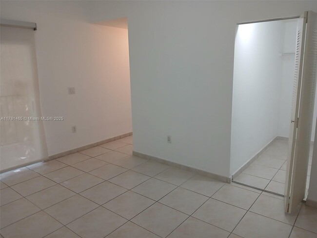 Building Photo - 7230 NW 114th Ave
