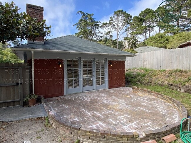 Building Photo - Completely Remodeled One Bedroom Carmel Hi...
