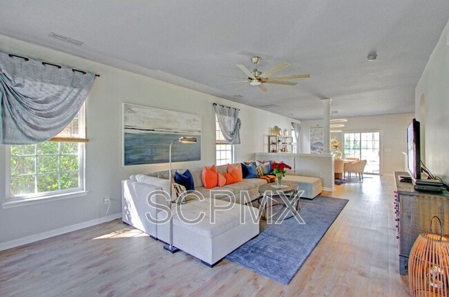 Building Photo - 8963 N Red Maple Cir