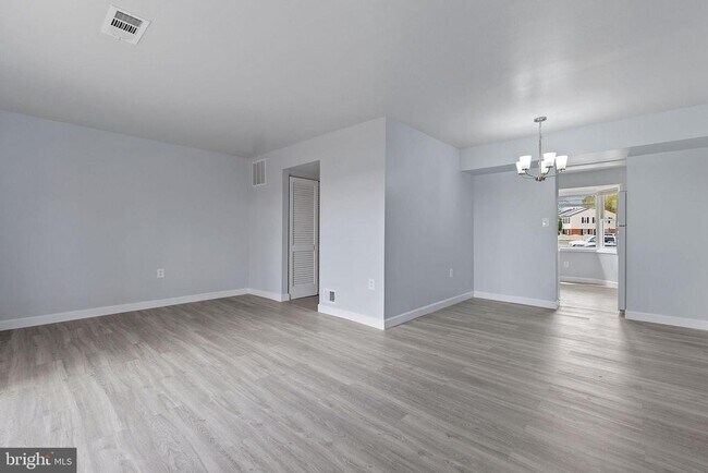 Building Photo - 8145 Community Dr