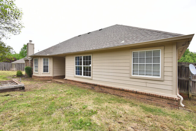 Building Photo - Forest Ridge house with all the Forest Rid...