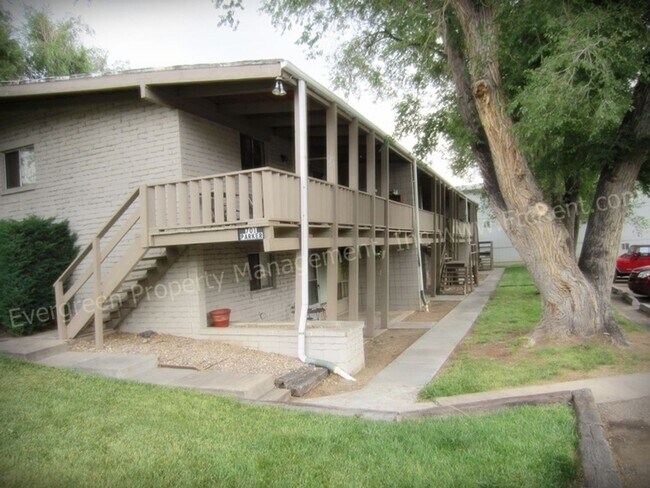 Building Photo - 701 Parker St