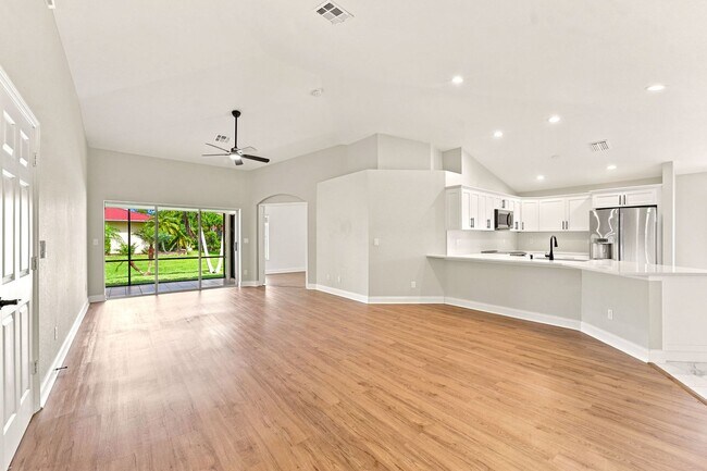 Building Photo - 3708 Kent Dr