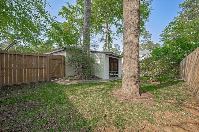 Building Photo - 3 Roserush Ct